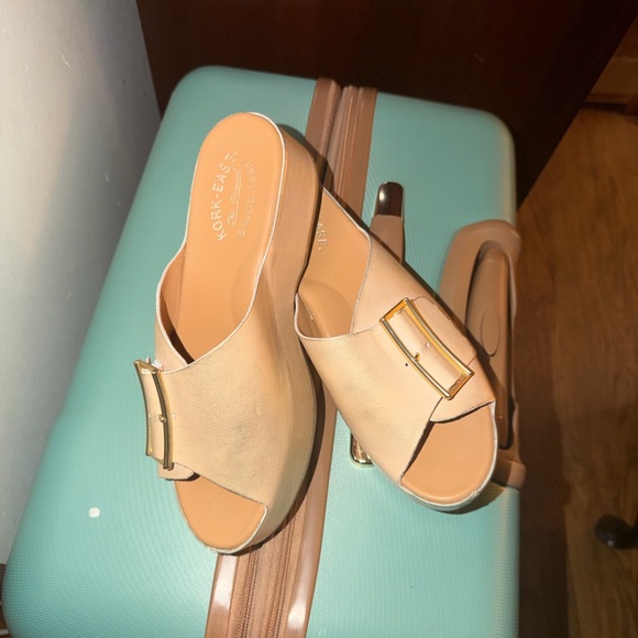 Kork-Ease Cream Mules with Buckle - Picture 2 of 6